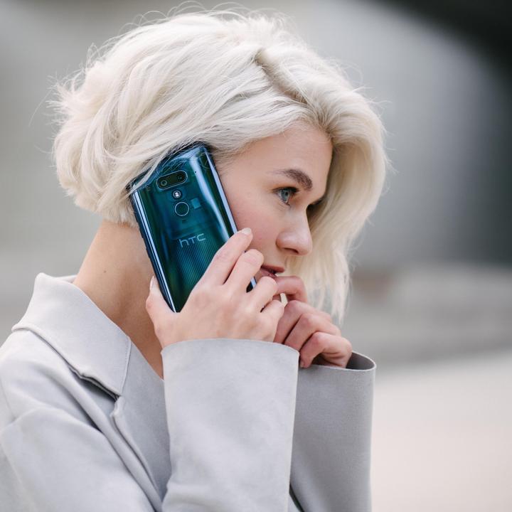 Actual product image HTC U12+ (64 GB, Translucent blue, 6", Hybrid Dual SIM, 4G)