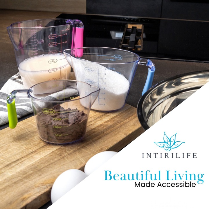 Actual product image Intirilife Pack of 3 measuring cups (900 ml)
