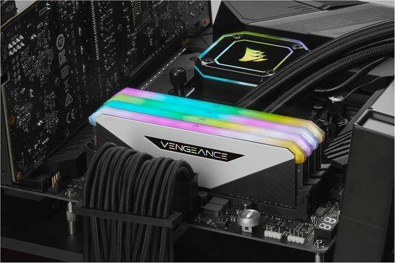 Image du produit Corsair Vengeance RGB RT (4 x 8GB, 3600 MHz, RAM DDR4, DIMM)