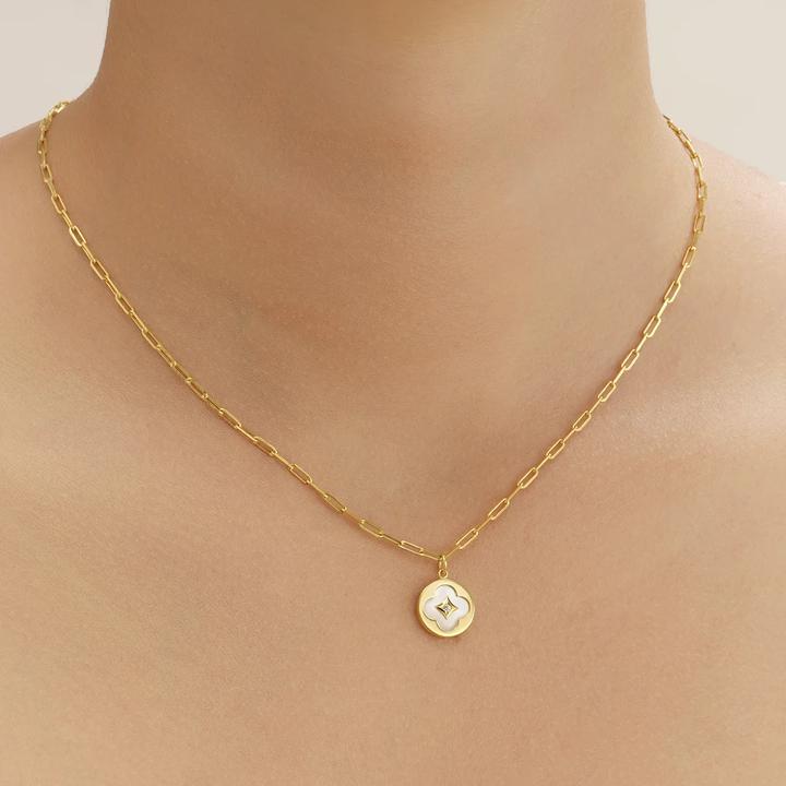 Actual product image Charles Garnier LÉGENDE small mother-of-pearl Clover necklace - Mother-of-pearl & 925 silver (925 silver)