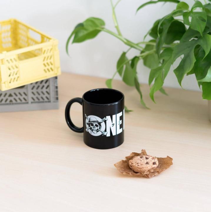 Produktbild Grupo Erik ONE PIECE NETFLIX - Logo - Mug 350 ml (350 ml, 1x)