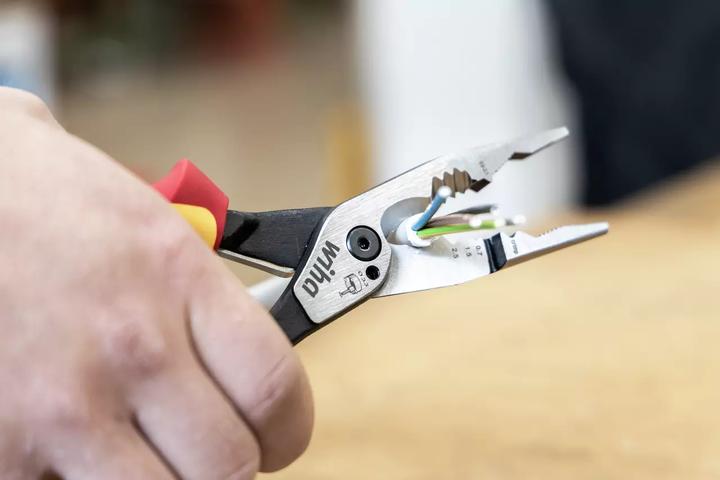 Produktbild Wiha Multifunktionszange Elektriker 8in1 (209 mm)