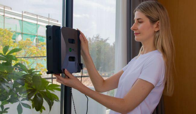 Actual product image Eziclean Windobot S6 Ultra