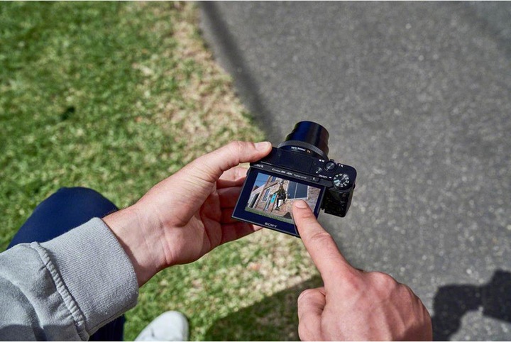 Actual product image Sony Cyber-shot DSC RX100 VI (24 - 200 mm, 20.10 Mpx, 1")