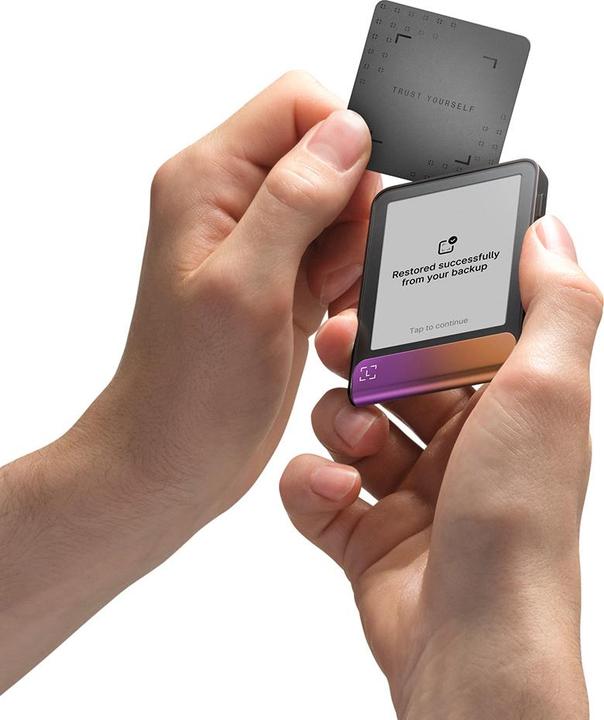 Image du produit Ledger Flex inkl. Recovery Key - Ferro Fuchsia (Bitcoin, Ethereum Classic, Cardano)