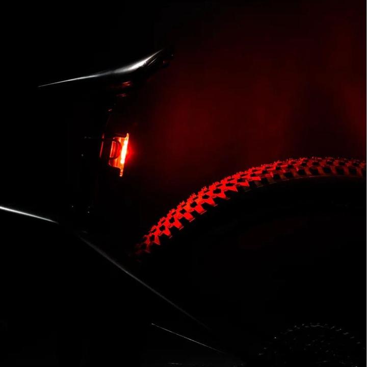 Immagine prodotto Lezyne Strip Pro AI Alert 400+ Rear V2 (400 lm, 400 lm)