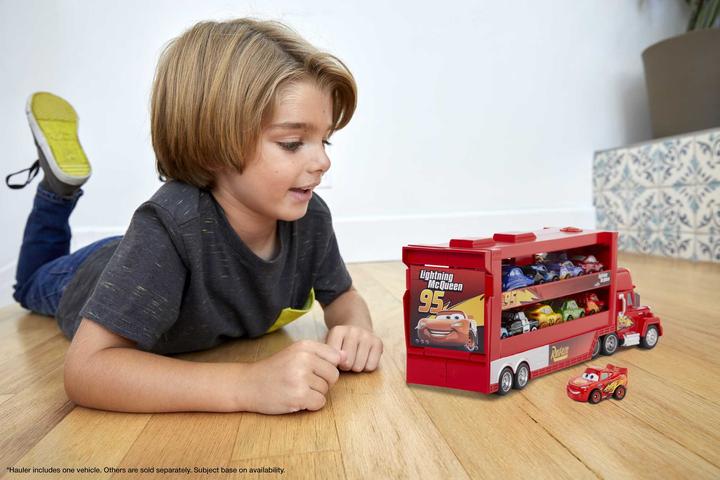 Produktbild Disney Cars Mini Racer Transporter Mack (inkl. 1 Mini Racer)