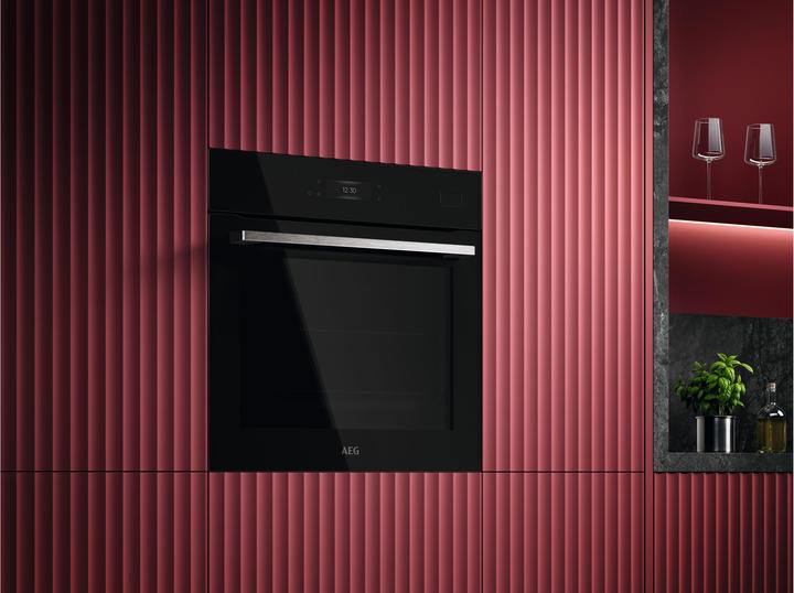 Produktbild AEG Einbaudampfbackofen BOGESKM