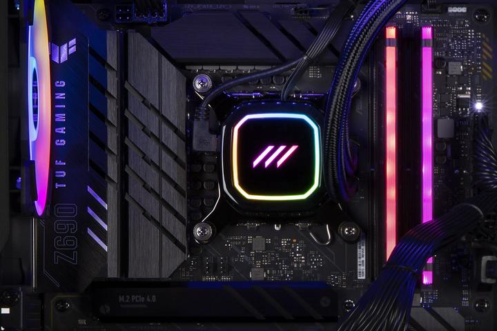 Actual product image Mifcom Savage RGB RTX3070 Core i7 12th Advanced (1500 GB, 32 GB, Intel Core i7-12700K, GeForce RTX 3070)