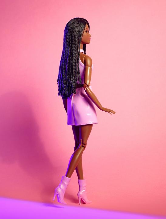 Image du produit Barbie Signature Looks 21 - Tall, Braids, Pink Skirt Outfit