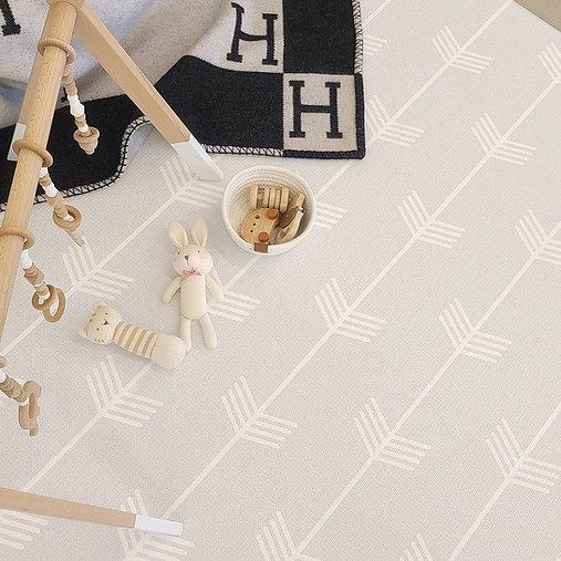 Actual product image Baby Care Leaf & Arrow Play Mat 210 x 140 cm (210 x 140 cm)