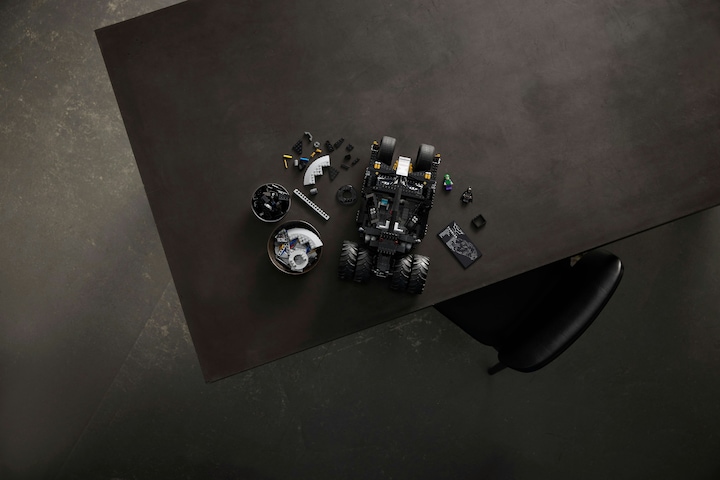 Actual product image LEGO Batmobile Tumbler (76240, LEGO DC, LEGO Rare Sets)