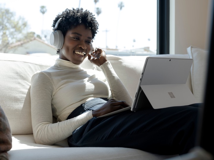 Produktbild Microsoft Surface Pro 8 LTE for business (13", Intel Core i5-1145G7, 8 GB, 128 GB, Ohne Tastaturlayout)