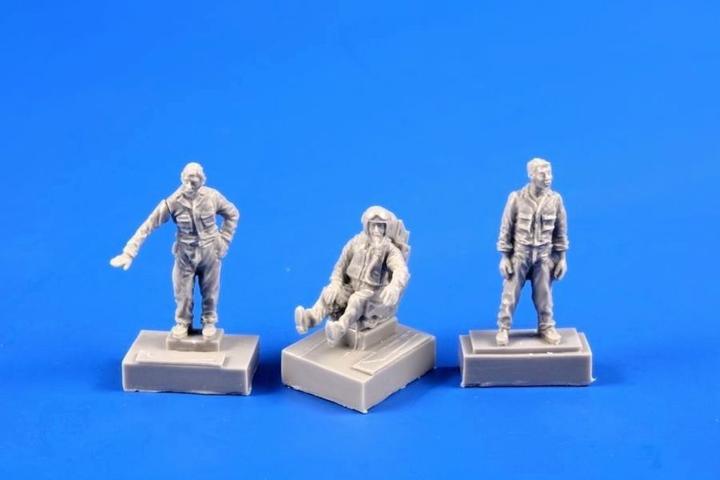Actual product image CMK SMB-2 Fighter Pilot + Two Ground Crew (Israel Air Force)