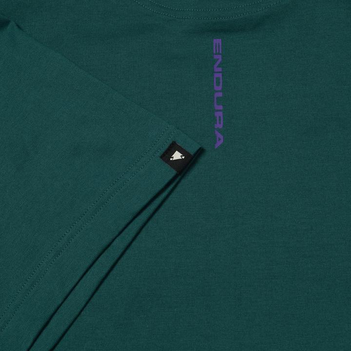 Actual product image Endura Stacked Logo (M)