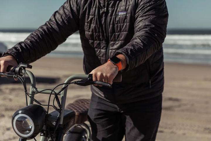 Produktbild UAG Scout Strap- Apple Watch 38/40/41mm- titanium- (38 mm, 40 mm, 41 mm, Silikon)