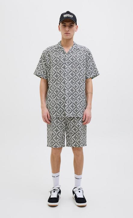 Actual product image Jack & Jones Relaxed Fit Shorts Shorts (M)
