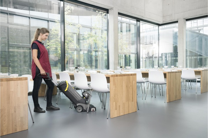 Actual product image Kärcher Professional BR 30/4 C Bp