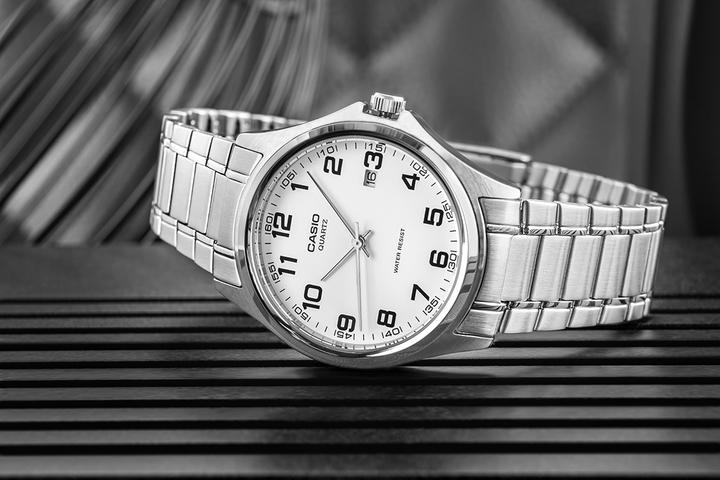Actual product image Casio MTP-1183A-7BDF Herrenuhr + BOX
