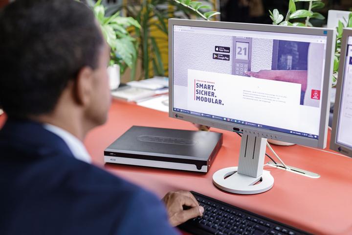 Produktbild Abus VGA Konverter (Netzteil)