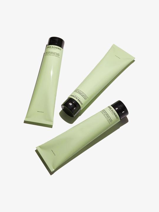 Produktbild Grown Alchemist GROWN Beauty Smoothing Body Exfoliant: Peppermint, Pumice & Activated Charcoal (170 ml)