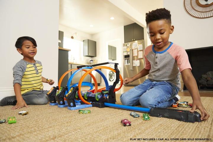 Produktbild Hot Wheels Korkenzieher-Crash Trackset