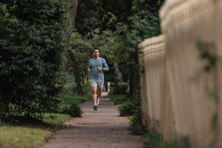 Produktbild Garmin Forerunner 165 (43 mm)