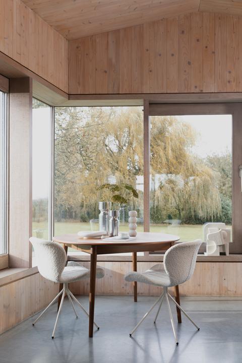 Actual product image Zuiver Twist Table (Ø 120 x 76 cm)