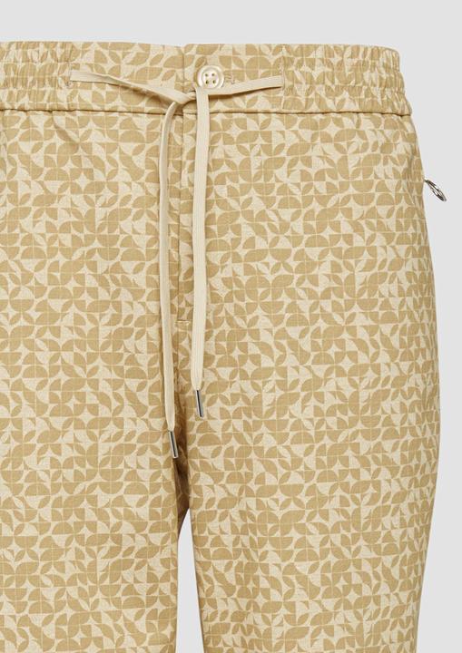 Actual product image S.Oliver Hose Gemusterte Jogpants und Reissverschlusstaschen (32)