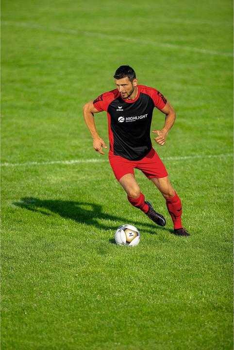 Actual product image Erima Six Wings Trikot (140)