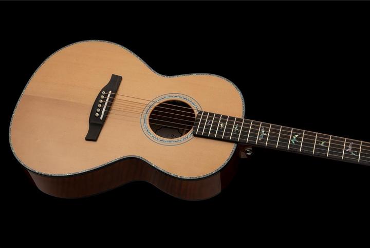 Image du produit PRS SE P50E Parlor - Natural / Black Gold (Guitare occidentale, Chambranle : Figured Maple, Chevalet : Ebony, Fond : Figured Maple, Manche : acajou, Selle : Bone, Table d'harmonie : Sitka Spruce massif, Touche : Ebony)