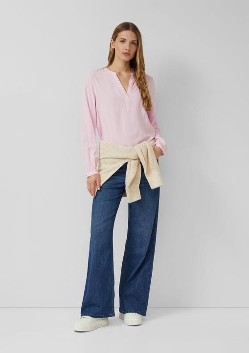 Immagine prodotto s.Oliver Bluse Fliessende Viskosebluse mit Rundhals mit V-Ausschnitt (32)