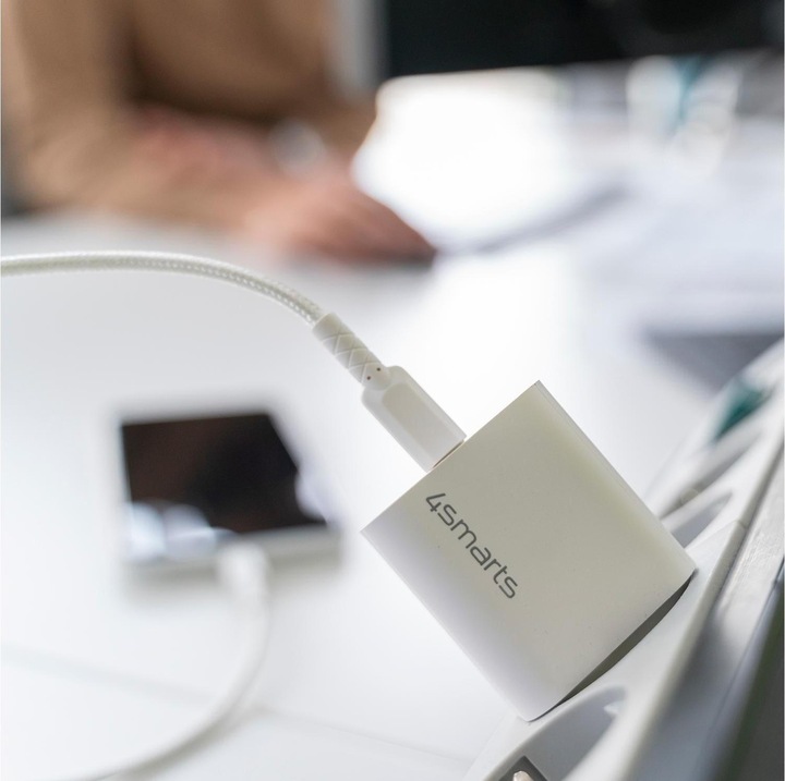 Actual product image 4smarts USB wall charger (20 W)