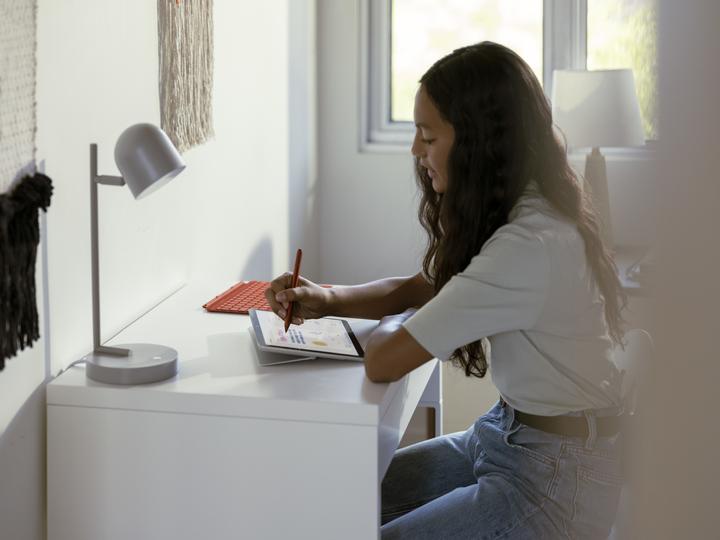 Produktbild Microsoft Surface Go 3 LTE for business (10.50", Intel Core I3-10100Y, 8 GB, 256 GB, Ohne Tastaturlayout)