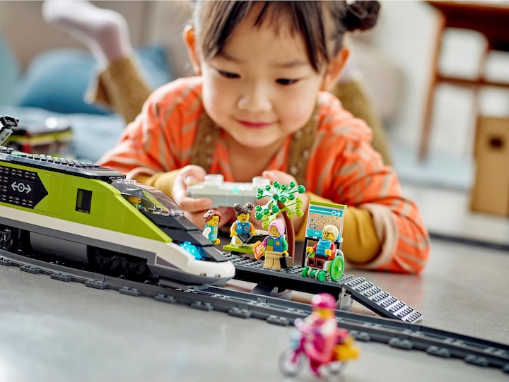 Actual product image LEGO Passenger express train (60337, LEGO City, LEGO Powered UP)
