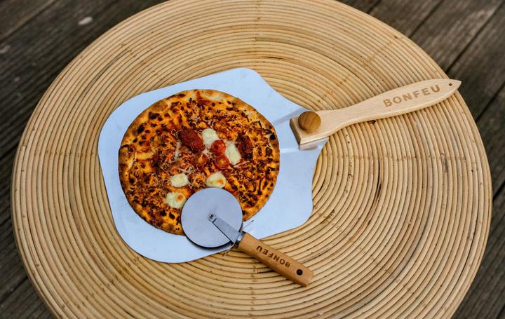 Produktbild Bonfeu Pizzaschaufel mit Holzgriff