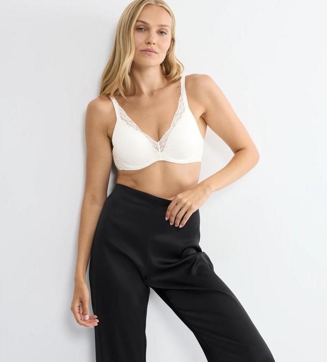 Produktbild Triumph Body Make-Up Illusion Lace WP Schalen-BH (Einzelpack, 70 E)