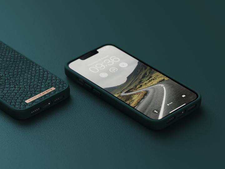 Produktbild Njord Hard-Cover Salm.Leather Magsafe Case green (Apple iPhone 14)