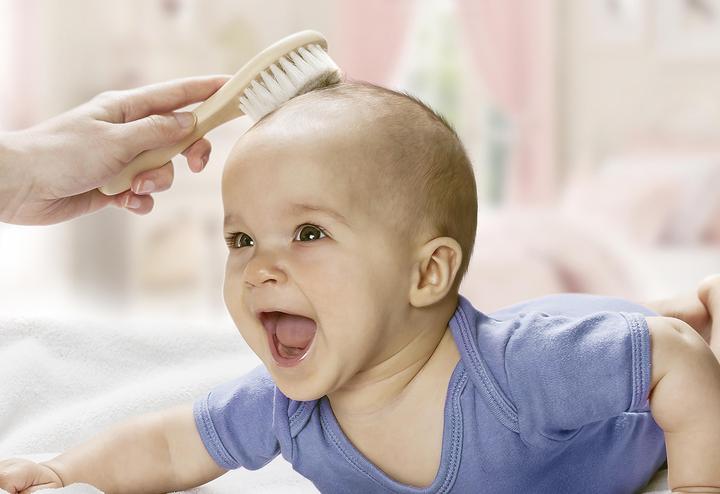 Actual product image Reer Natural hair brush