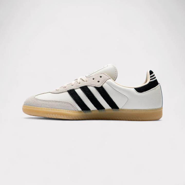 Cloud White, Core Black, Gomme