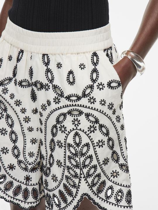 Image du produit Rouge Edit Stickerei Shorts (40)