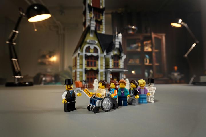 Actual product image LEGO haunted house (10273, LEGO Creator Expert, LEGO Rare Sets)