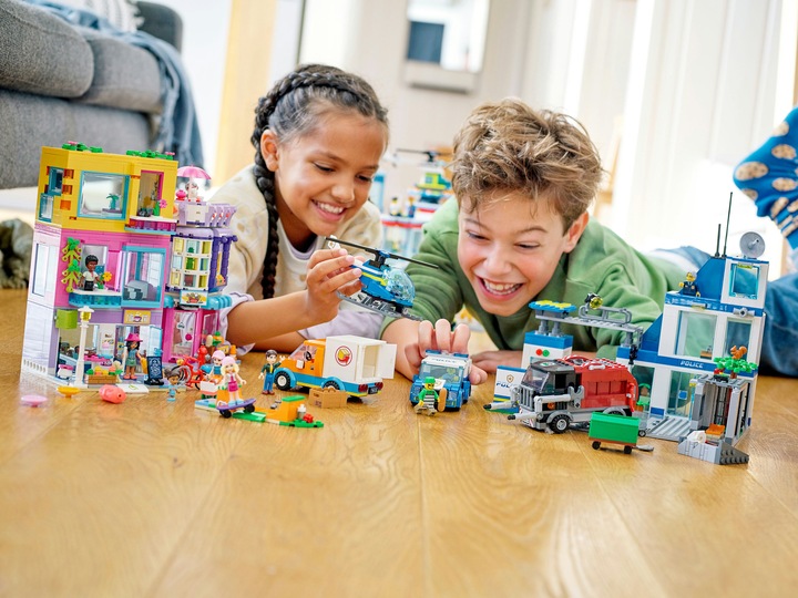 Actual product image LEGO Police Station (60316, LEGO City)