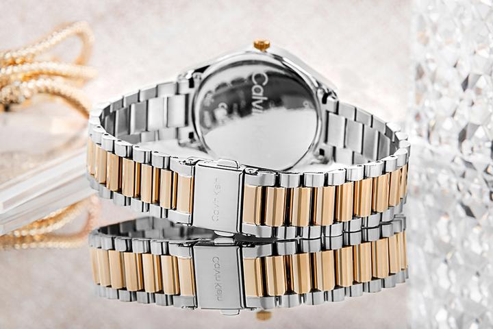 Actual product image Calvin Klein Iconic Armband Damenuhr 25200044 + BOX (Analogue wristwatch, 35 mm)