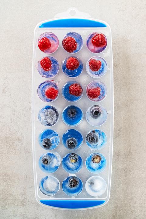 Actual product image Colourworks Ice cube mould