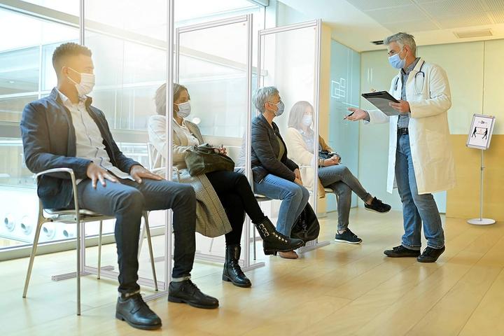 Immagine prodotto Centra Divisorio da scrivania Premium Plus in vetro acrilico (40 x 100 cm)