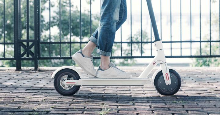 Produktbild Xiaomi M365 (25 km/h, 30 km, 250 W)