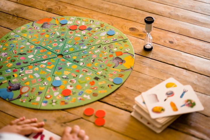 Produktbild Nathan 31548 Brettspiel Trivia (Französisch, 2 - 4 Spieler)