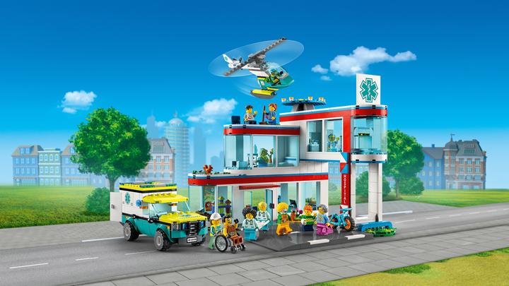 Actual product image LEGO Hospital (60330, LEGO City)