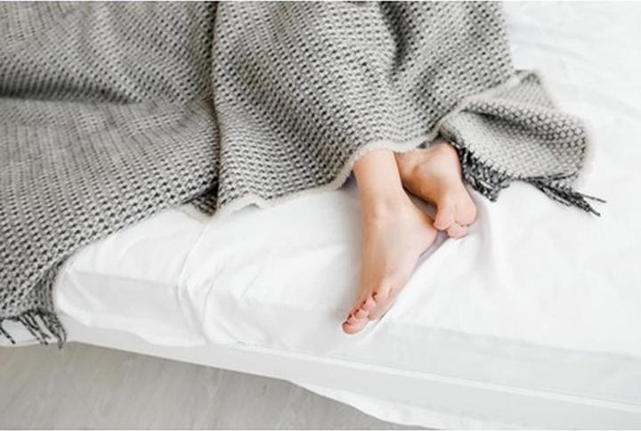 Actual product image Ohropax Sleep mask 3D Pink, 1 pc